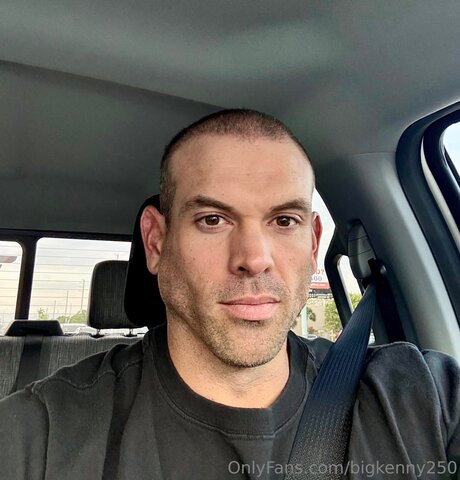 Bigkenny250 only fans content