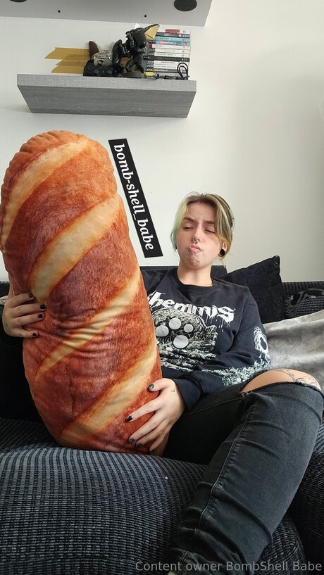 Bomb Shell Babe onlyfans