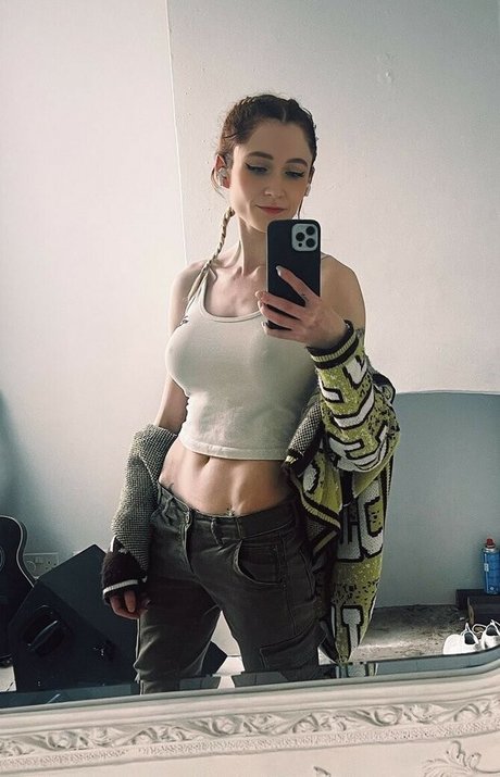 Janet Devlin onlyfans naked porn