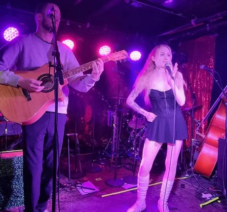 Janet Devlin nude only fans leaks