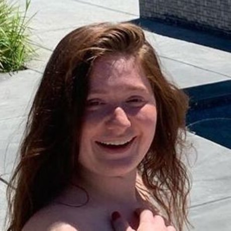 Emma Kenney onlyfans star