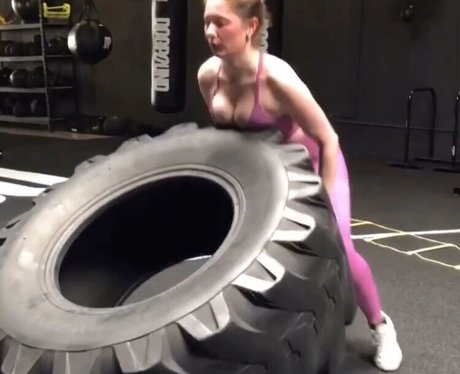 Emma Kenney onlyfans star