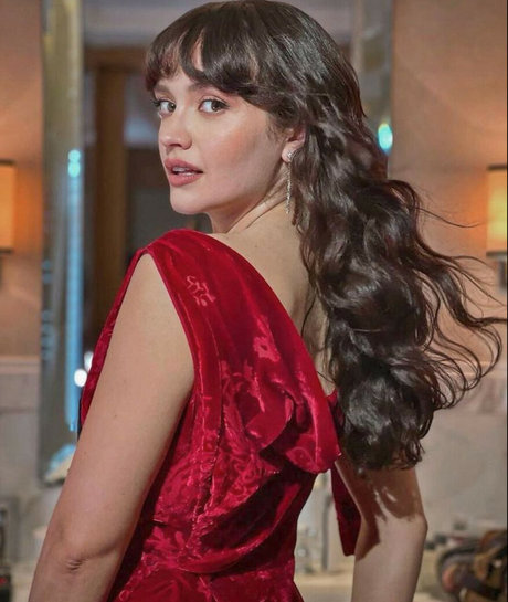 Olivia Cooke hot onlyfans