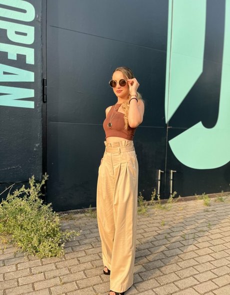 Laure Valee only fans leak porn