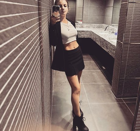 Laure Valee leak onlyfans porn