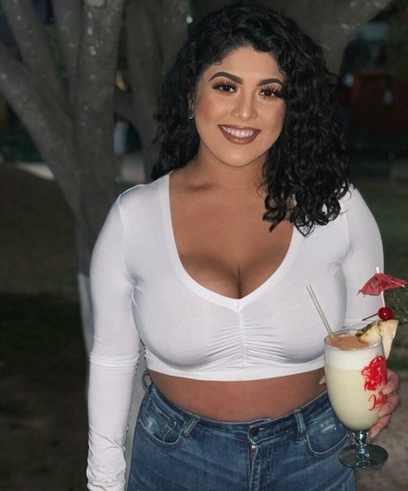 Lucia Yanez nude onlyfans