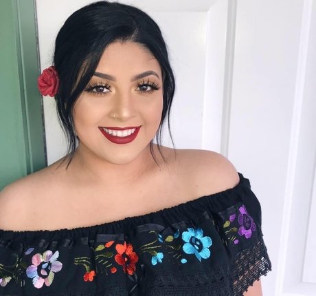 Lucia Yanez onlyfans leak new