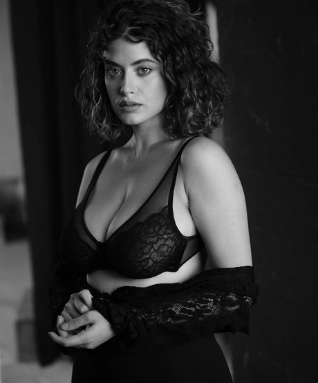 Anna Pittureri onlyfans porn nude