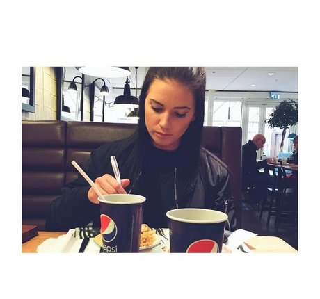 Alma Tandrup onlyfans pictures