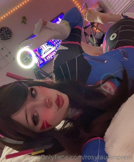 rosylaurenhours onlyfans images