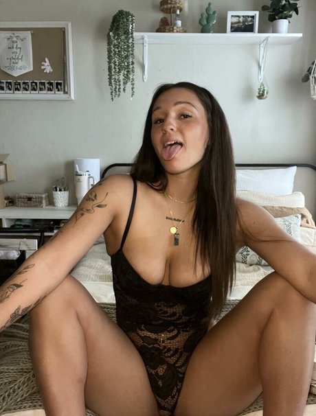 Anna Hendricks Profile pic