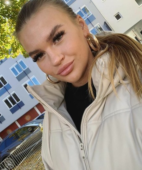 Sarah Slavo naked on onlyfans