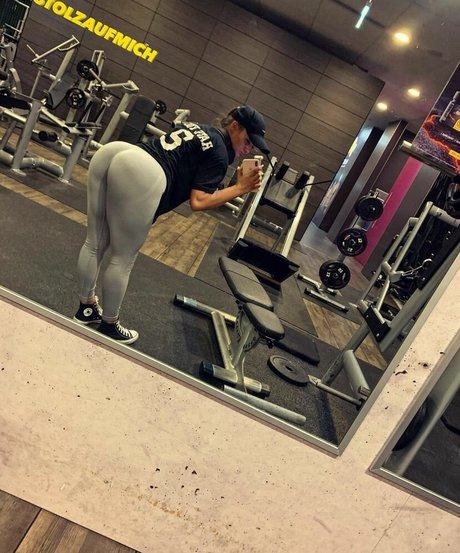 Sarah Slavo fans only