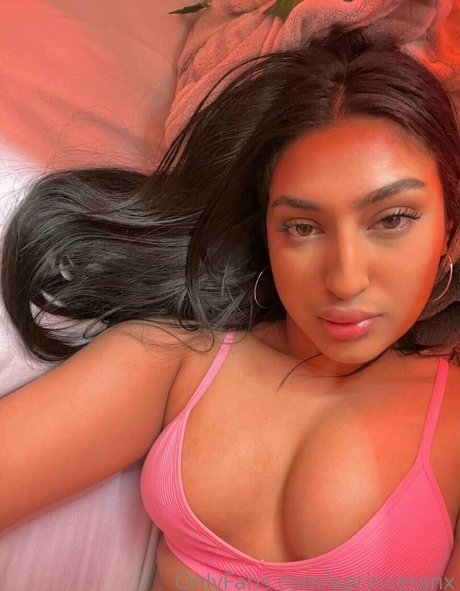 brownbarbieexxx naked on onlyfans