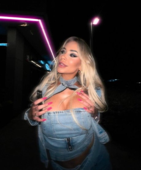 Adrianna Sledz only fans leaked