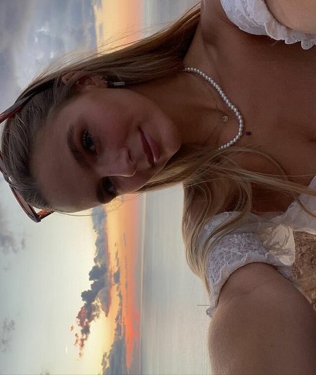 Lies Zhara onlyfans leaked.