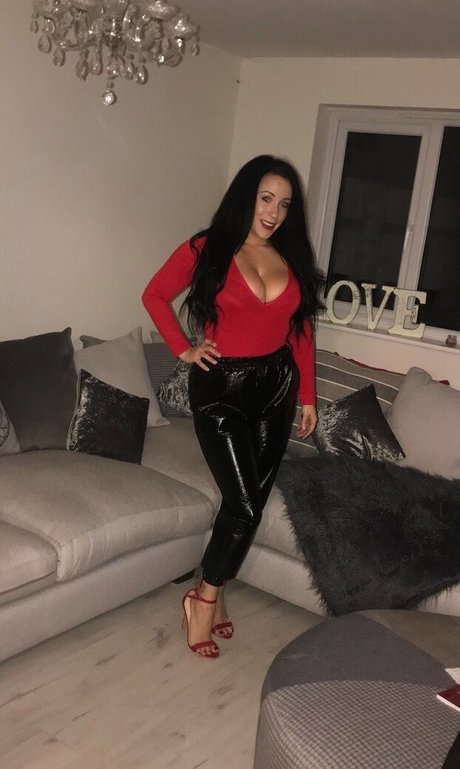 Kelly Louise Sheridan is on onlyfans