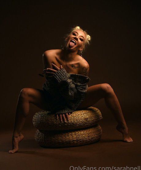 sarahnell onlyfans striptease