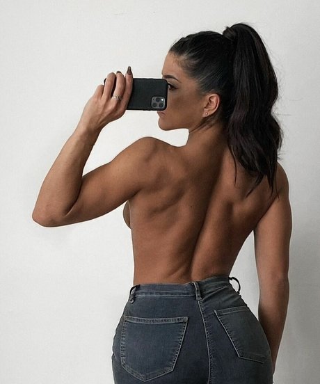 Leah Shutkever onlyfans nudes leaked