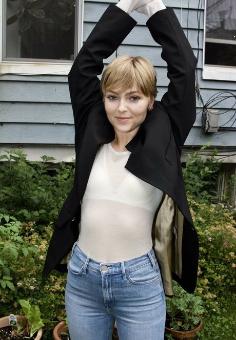 AnnaSophia Robb onlyfans topless