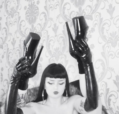 missdellavigne onlyfans leaks free