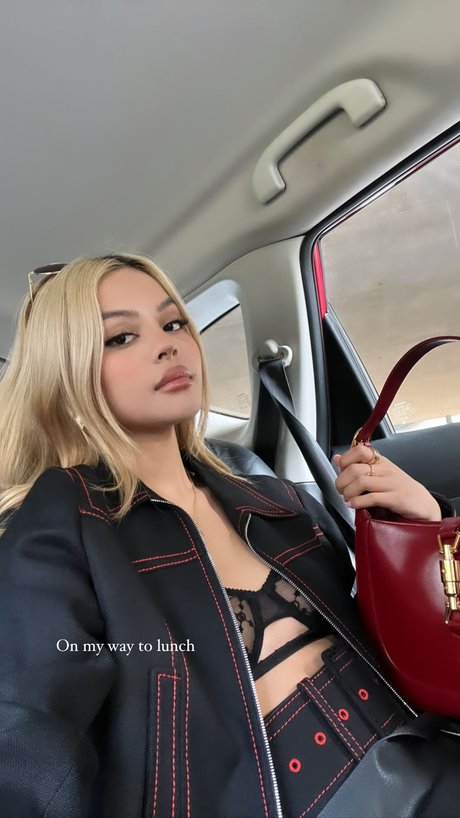 LilyMayMac onlyfans tits