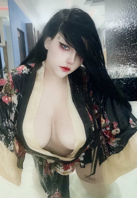 Leticia Shirayuki desnuda onlyfans