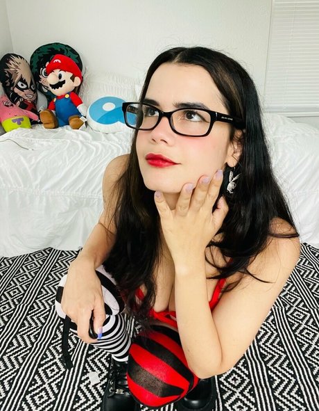 la elfo nudes onlyfans leak