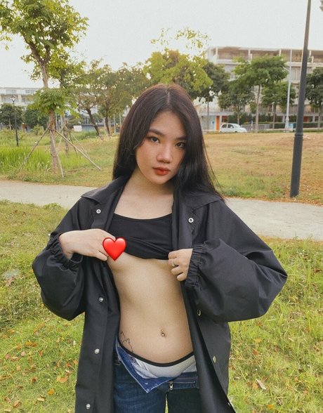Thanh Nhen only fans nude