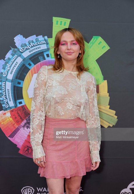 Alexis G Zall naked onlyfans leaks