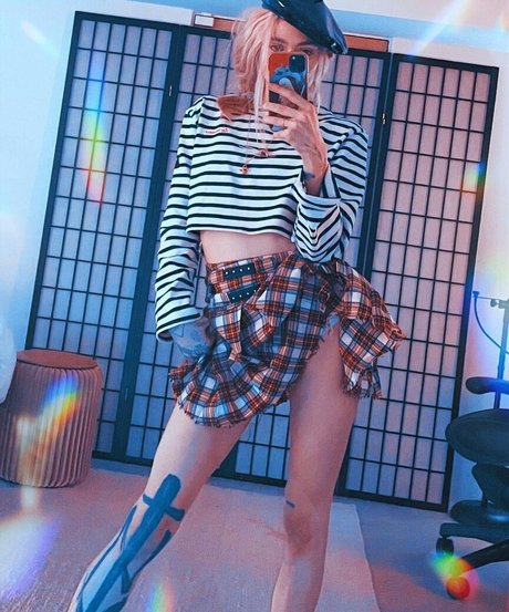 Grimes leak onlyfans nude