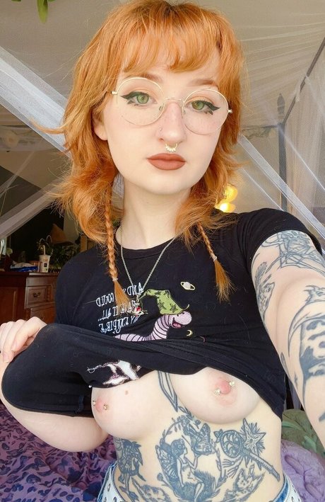 Starryfawnn onlyfans images