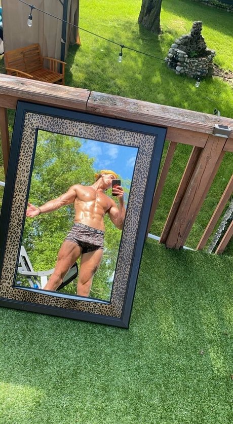 tooturntuncensored naked only fans