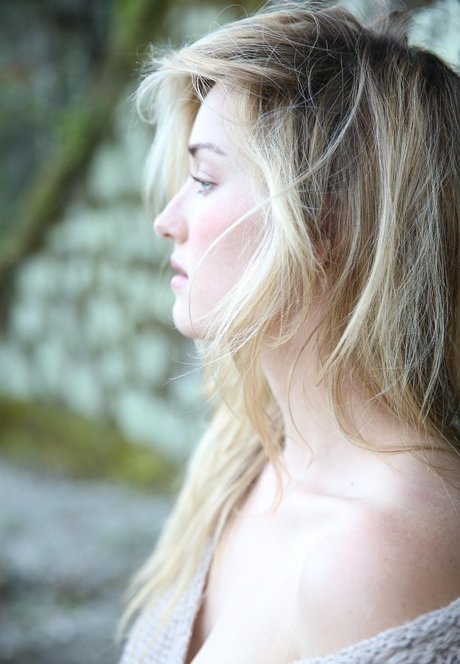 Ashley Johnson nude only fans leaks