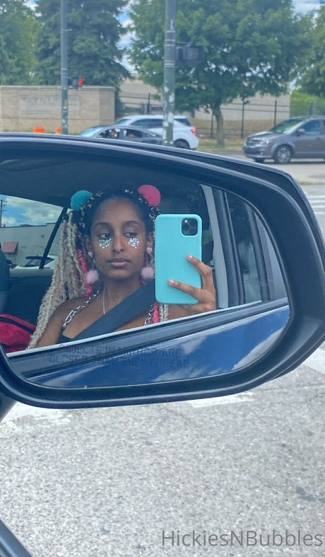 hickiesnbubbles onlyfans naked leaks