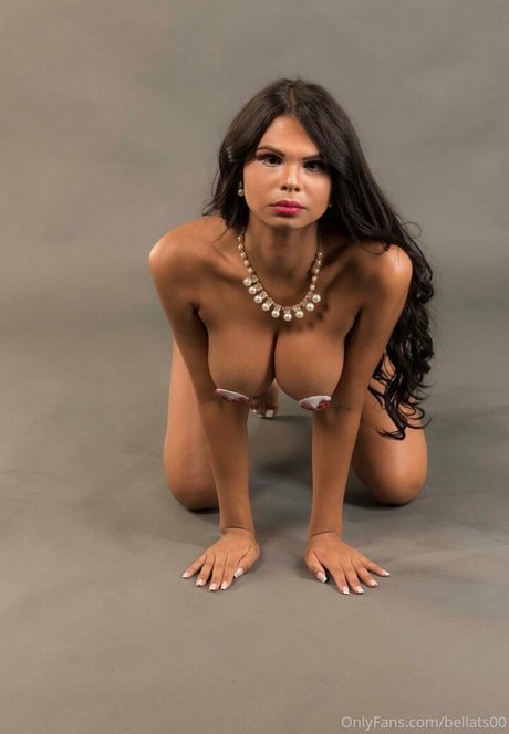bellapussy25 onlyfans nude tits