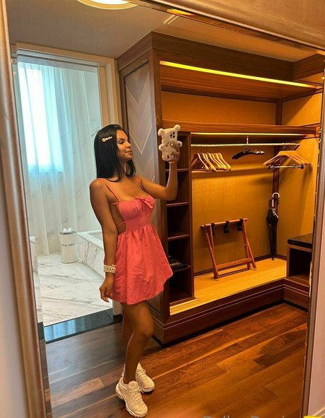 bellapussy25 onlyfans topless