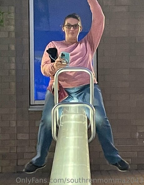 southrenmomma2043 strip onlyfans