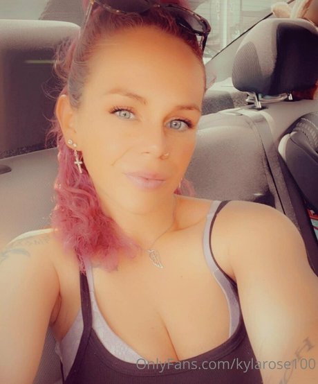 kinkykayy3 onlyfans pictures