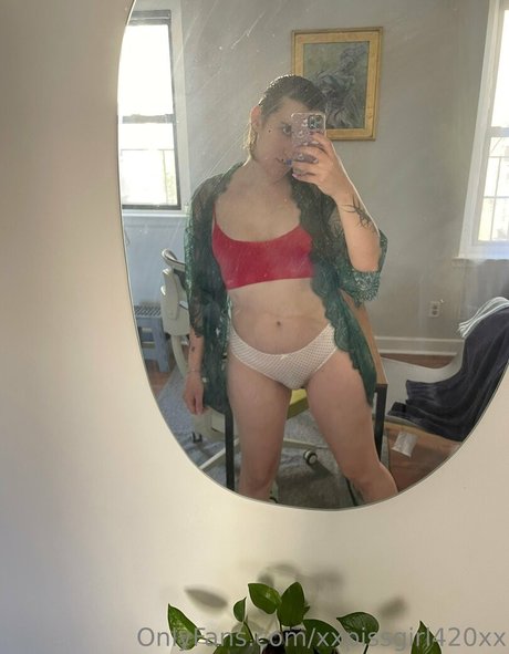 xxpissgirl420xx onlyfans nudes