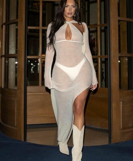 Anastasia Karanikolaou onlyfans model photos