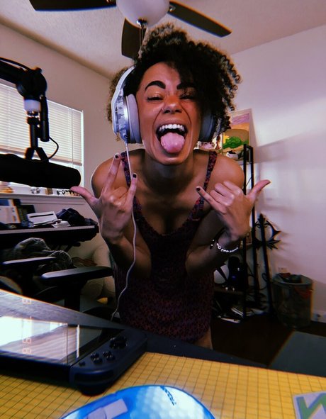 BlackKrystel onlyfans free content