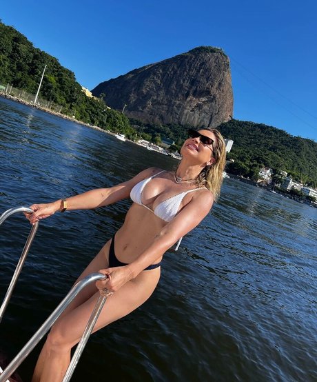 Flavia Alessandra onlyfans joi