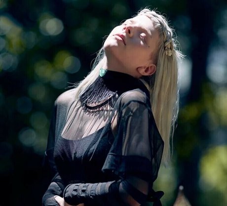 Aurora Aksnes nude leaks onlyfans