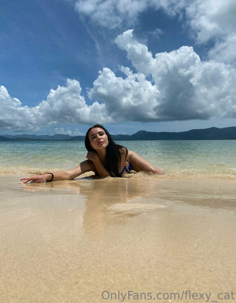 Flexy Cat desnuda onlyfans