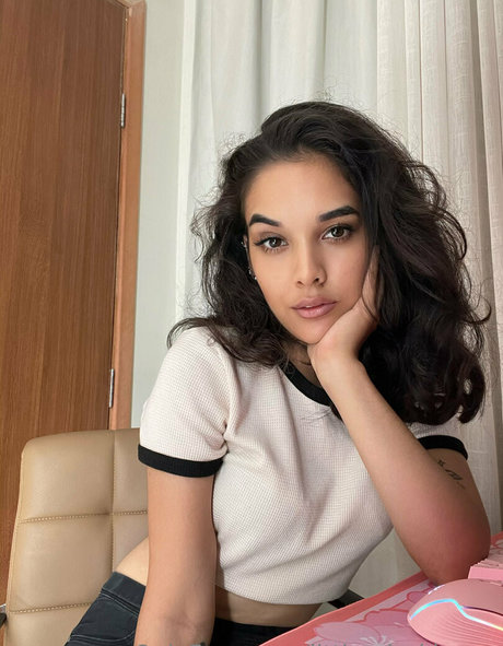 littlemisskimmy free onlyfans