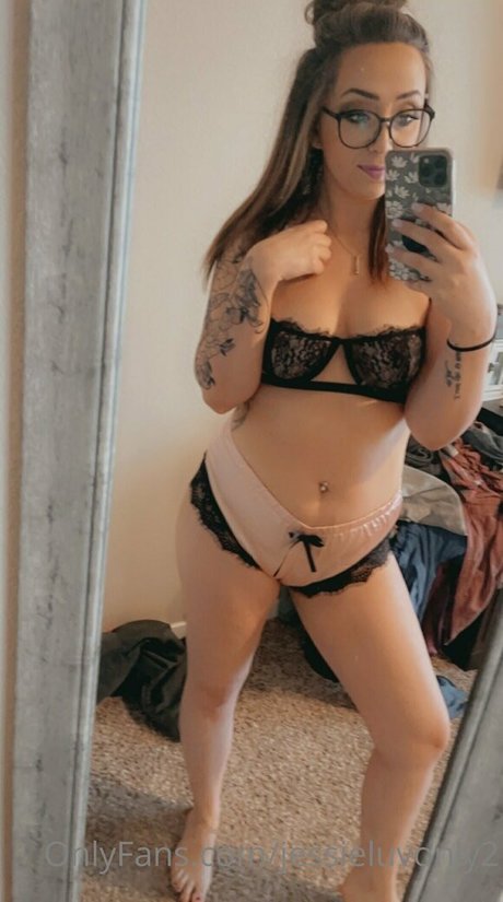 jessieluvonly2 nudes only fans
