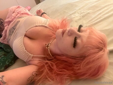 Babealexaa only fans pic