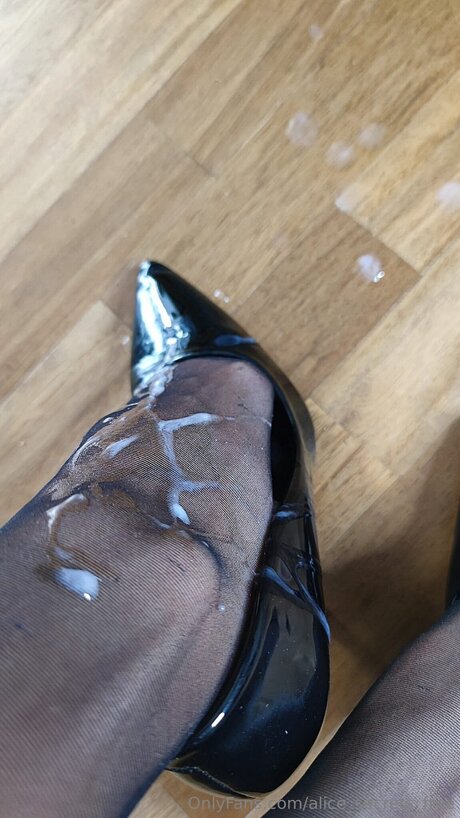 Alice Secrets Free nude onlyfans