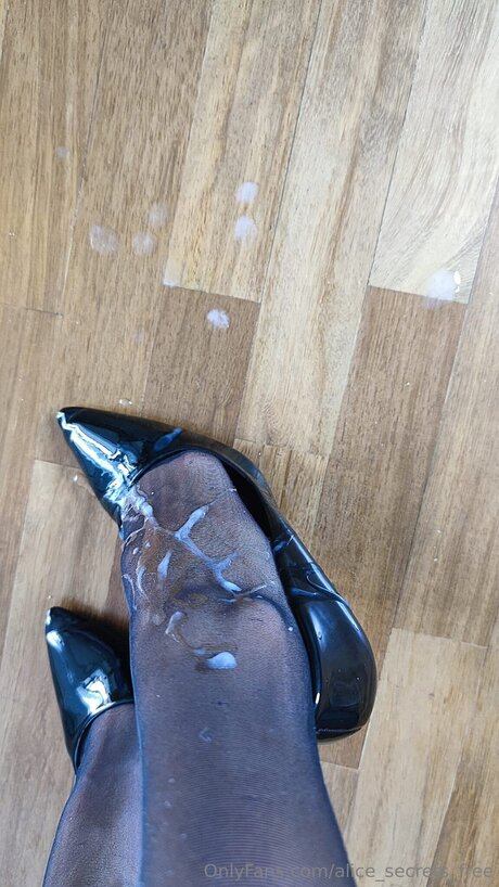 Alice Secrets Free onlyfans nudes